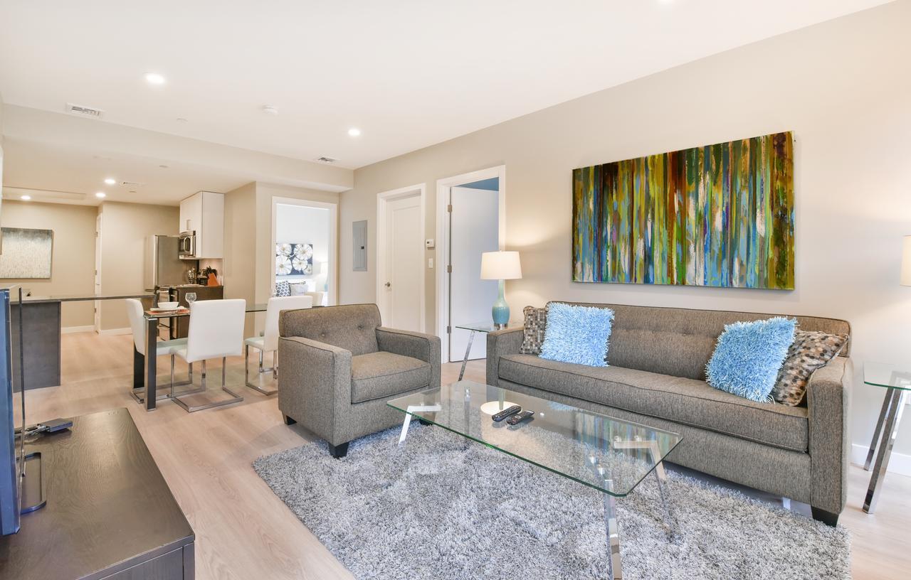 Global Luxury Suites At Longwood บรูคไลน์ ภายนอก รูปภาพ