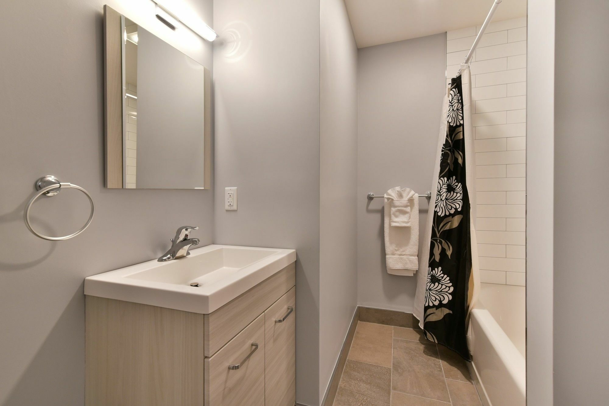 Global Luxury Suites At Longwood บรูคไลน์ ภายนอก รูปภาพ