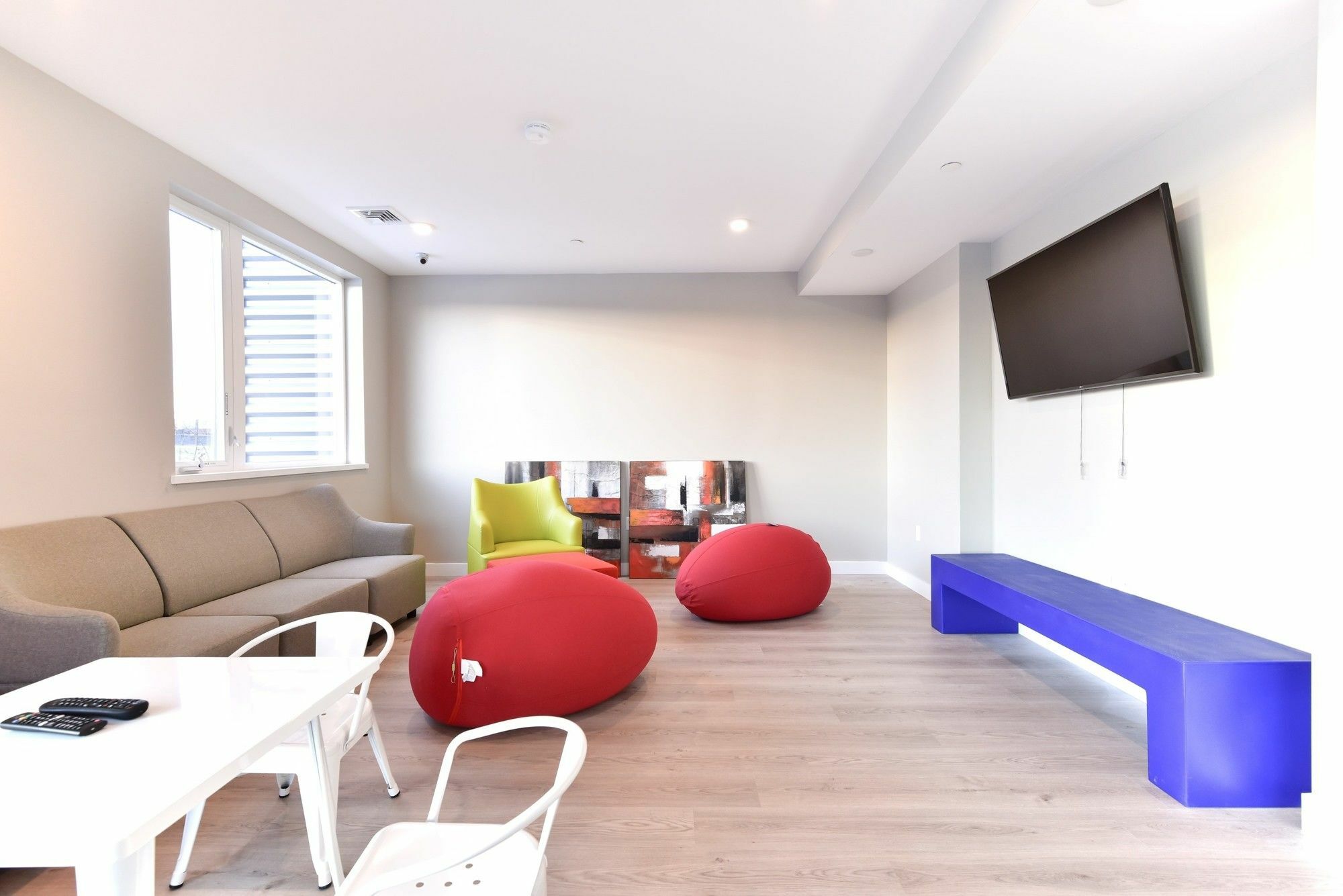 Global Luxury Suites At Longwood บรูคไลน์ ภายนอก รูปภาพ
