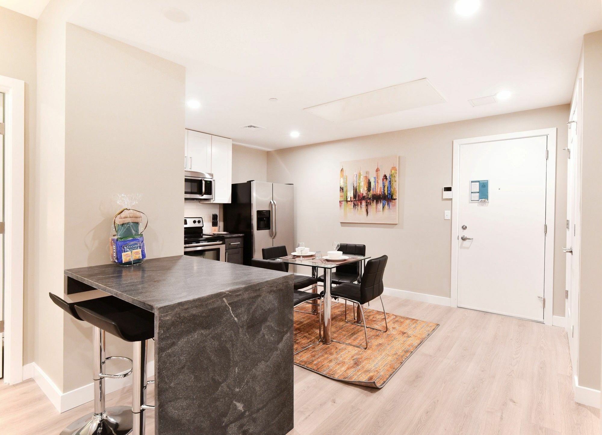 Global Luxury Suites At Longwood บรูคไลน์ ภายนอก รูปภาพ
