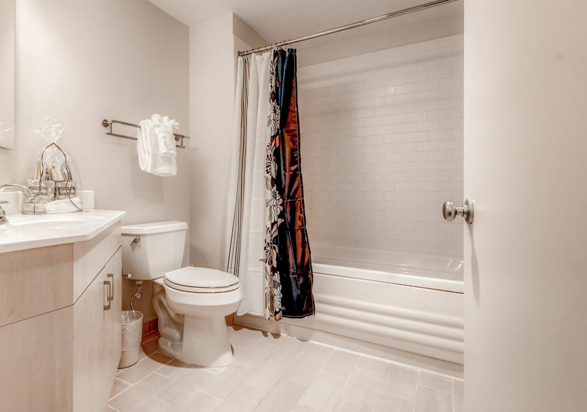 Global Luxury Suites At Longwood บรูคไลน์ ภายนอก รูปภาพ
